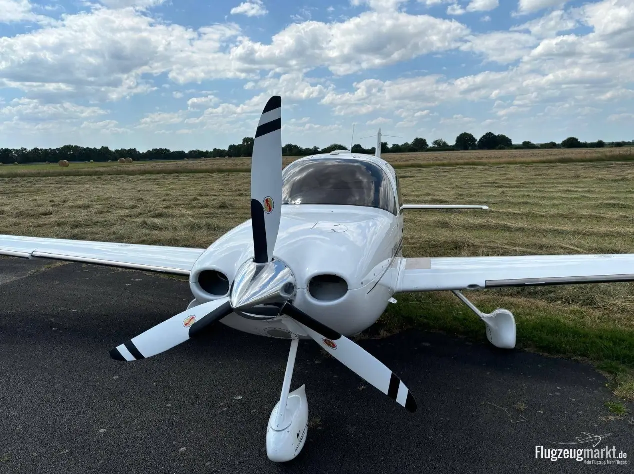 Cirrus SR22 G2 GTS